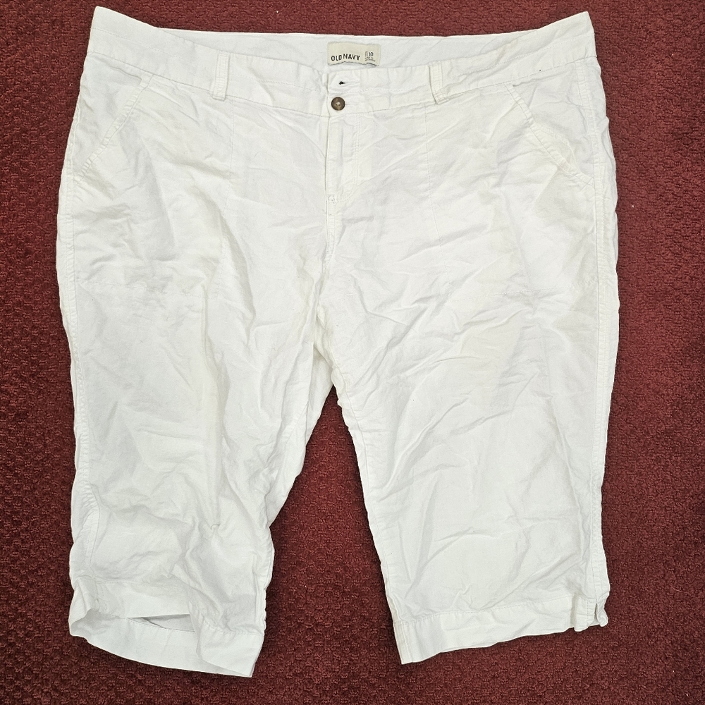 Old Navy Women's Plus Size High Waisted White Shorts Size 18